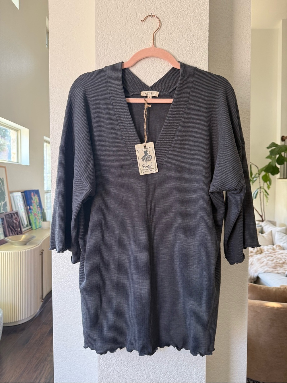 🆕 easel | Charcoal V-Neck Long Sleeve Knit Top